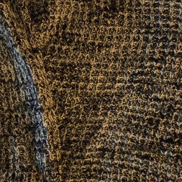 Women’s oversized sweater size large - Picture 3 of 5